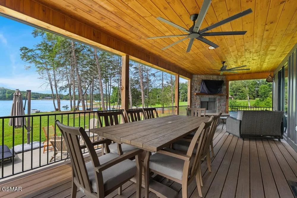 2240 Kimsey Way Sevierville, TN 37876