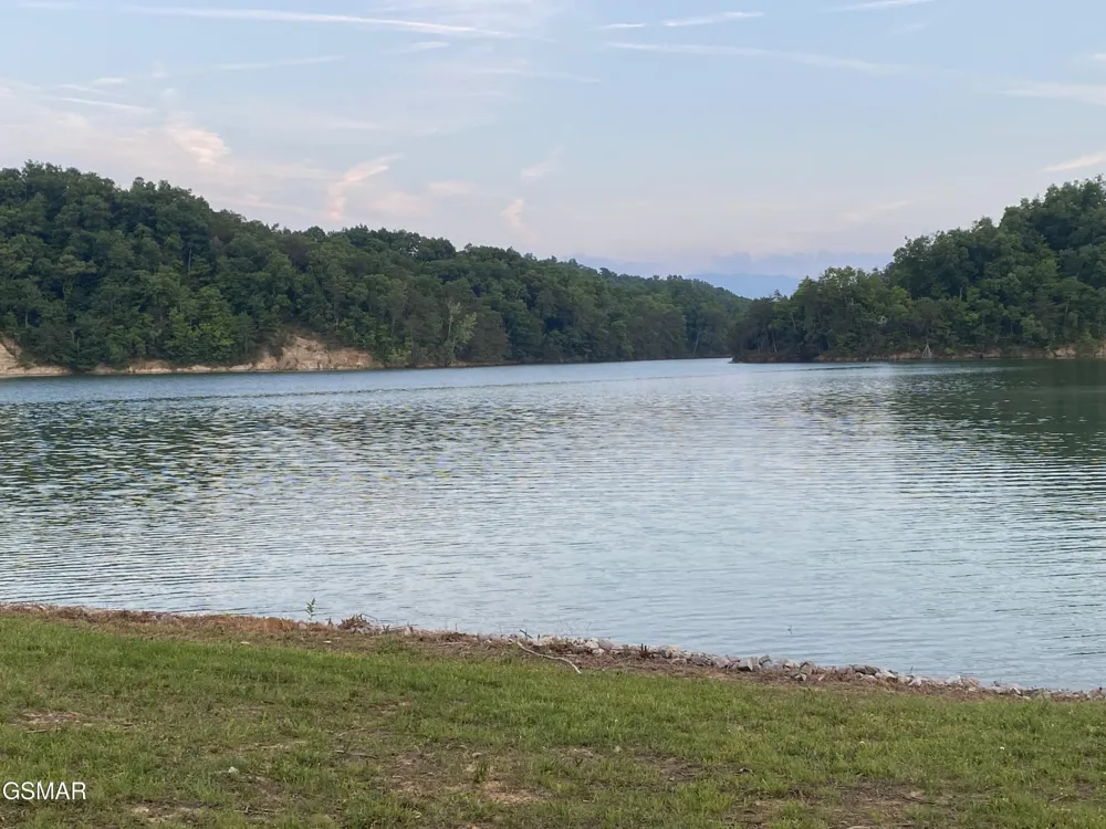 2240 Kimsey Way Sevierville, TN 37876