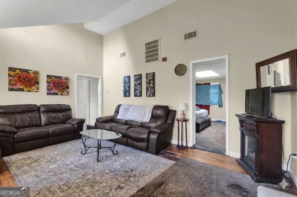 1368 Point Peter RD St. Marys, GA 31558