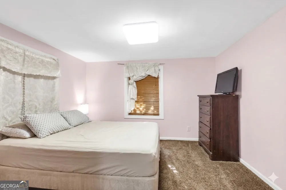 1368 Point Peter RD St. Marys, GA 31558