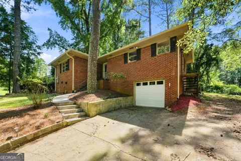 128 Dickson CT