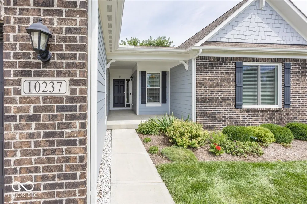 10237 Maiden Court Fishers, IN 46040