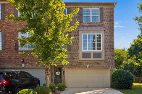 3237 Greenwood Oak Drive