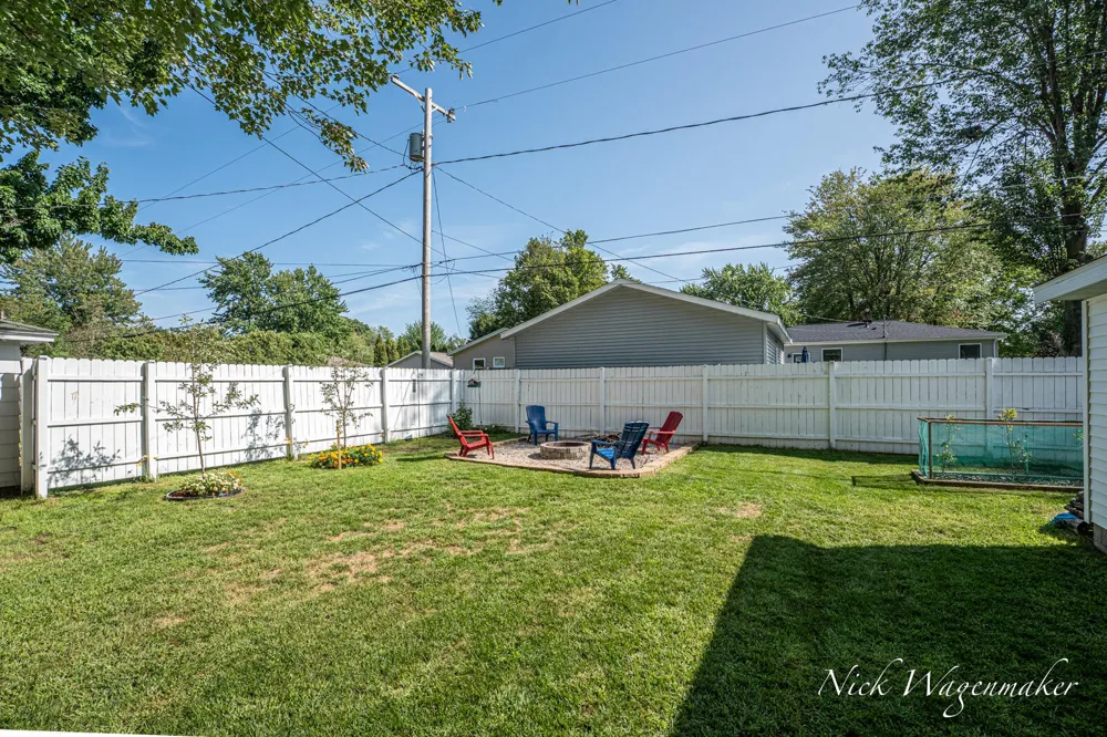 712 River Street Spring Lake, MI 49456