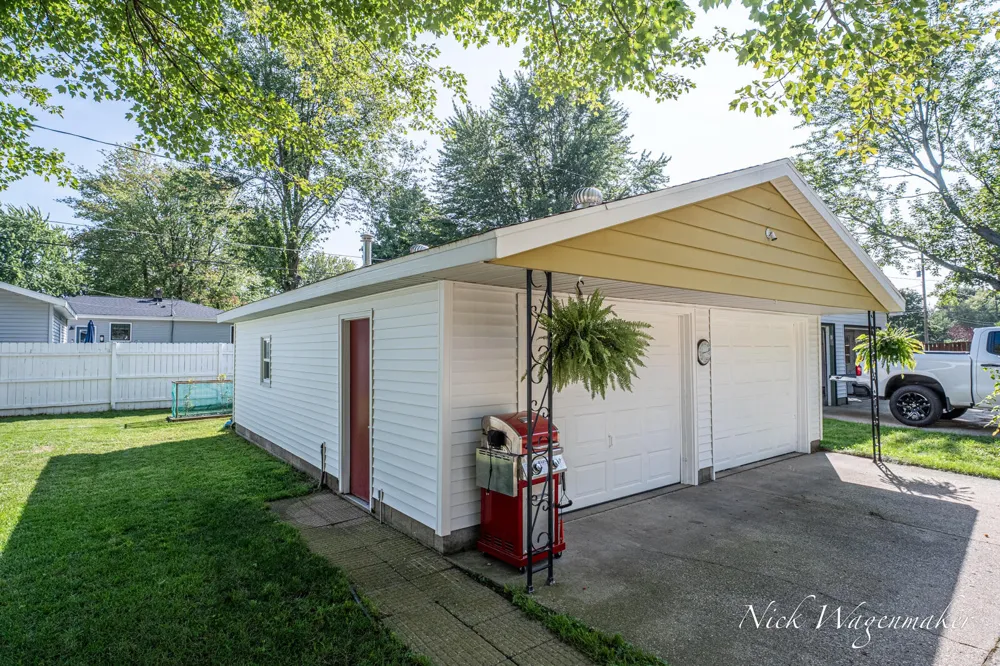 712 River Street Spring Lake, MI 49456