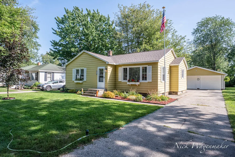 712 River Street Spring Lake, MI 49456