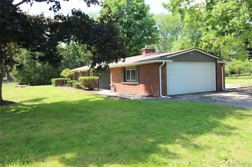1239 Ashover Drive Bloomfield Charter Township, MI 48304