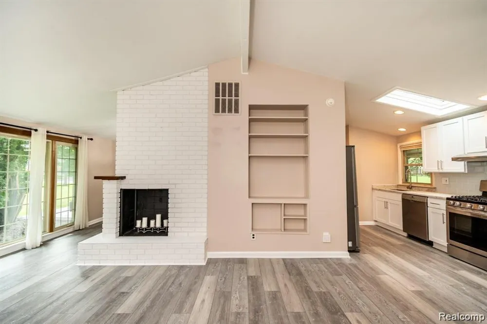 1239 Ashover Drive Bloomfield Charter Township, MI 48304