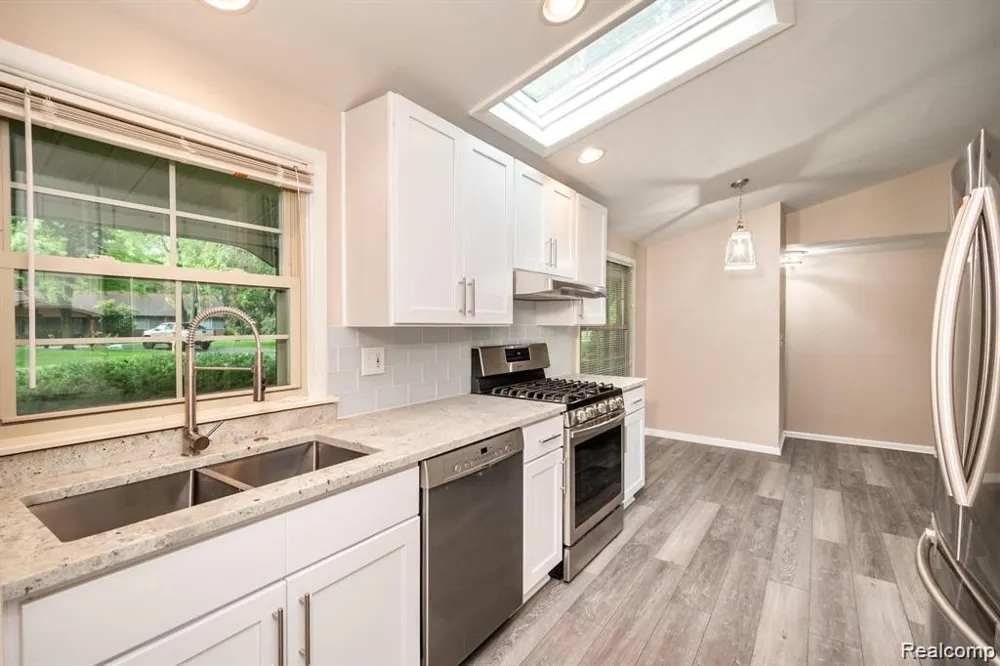 1239 Ashover Drive Bloomfield Charter Township, MI 48304