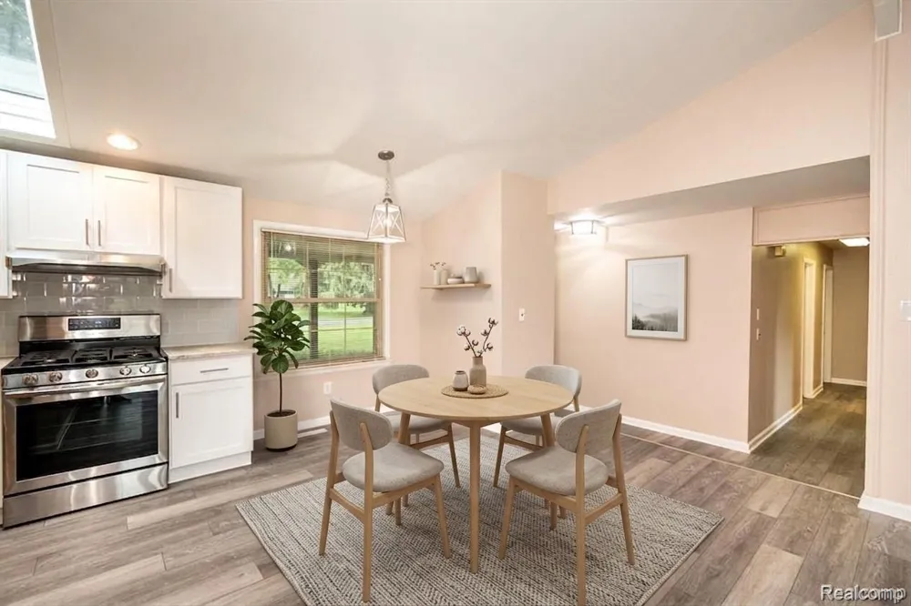 1239 Ashover Drive Bloomfield Charter Township, MI 48304