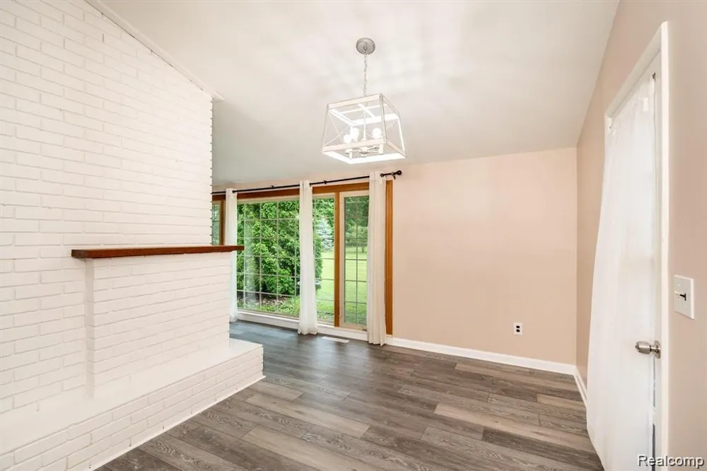 1239 Ashover Drive Bloomfield Charter Township, MI 48304