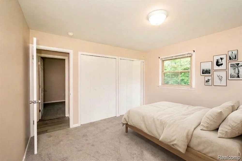 1239 Ashover Drive Bloomfield Charter Township, MI 48304