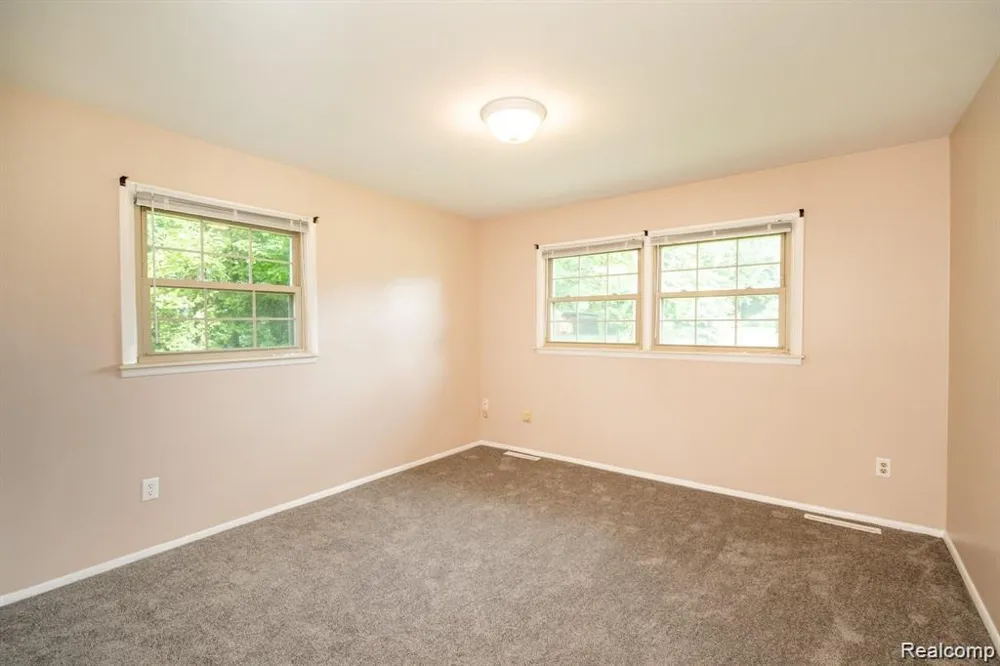 1239 Ashover Drive Bloomfield Charter Township, MI 48304