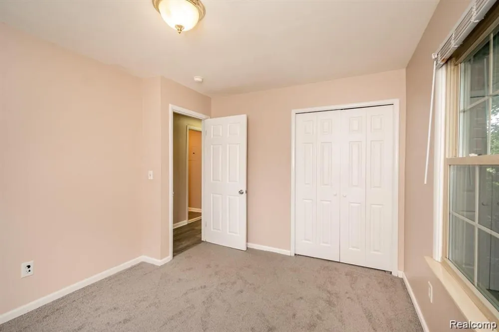 1239 Ashover Drive Bloomfield Charter Township, MI 48304