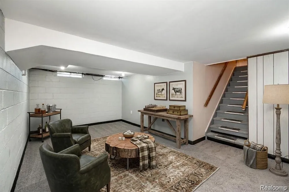 1239 Ashover Drive Bloomfield Charter Township, MI 48304