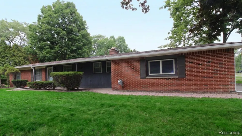1239 Ashover Drive Bloomfield Charter Township, MI 48304