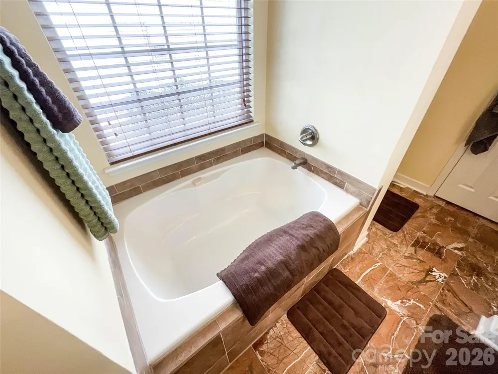 2702 Piersland Drive Matthews, NC 28104