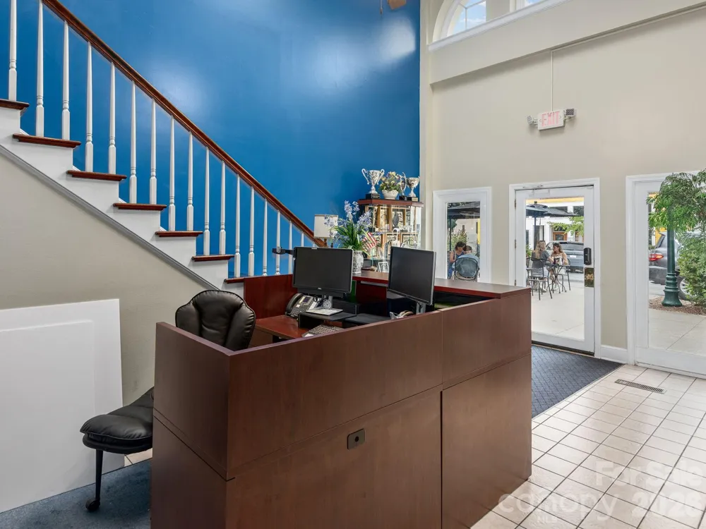 337 Main Street Hendersonville, NC 28792