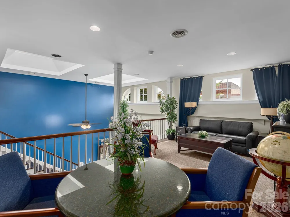 337 Main Street Hendersonville, NC 28792