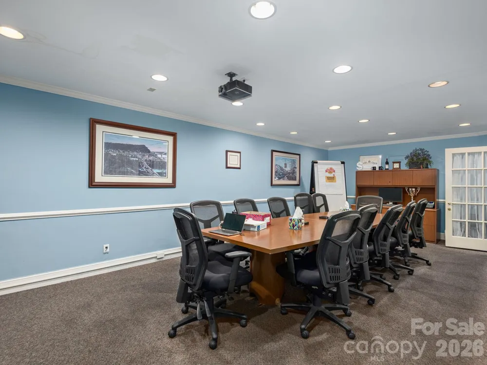 337 Main Street Hendersonville, NC 28792