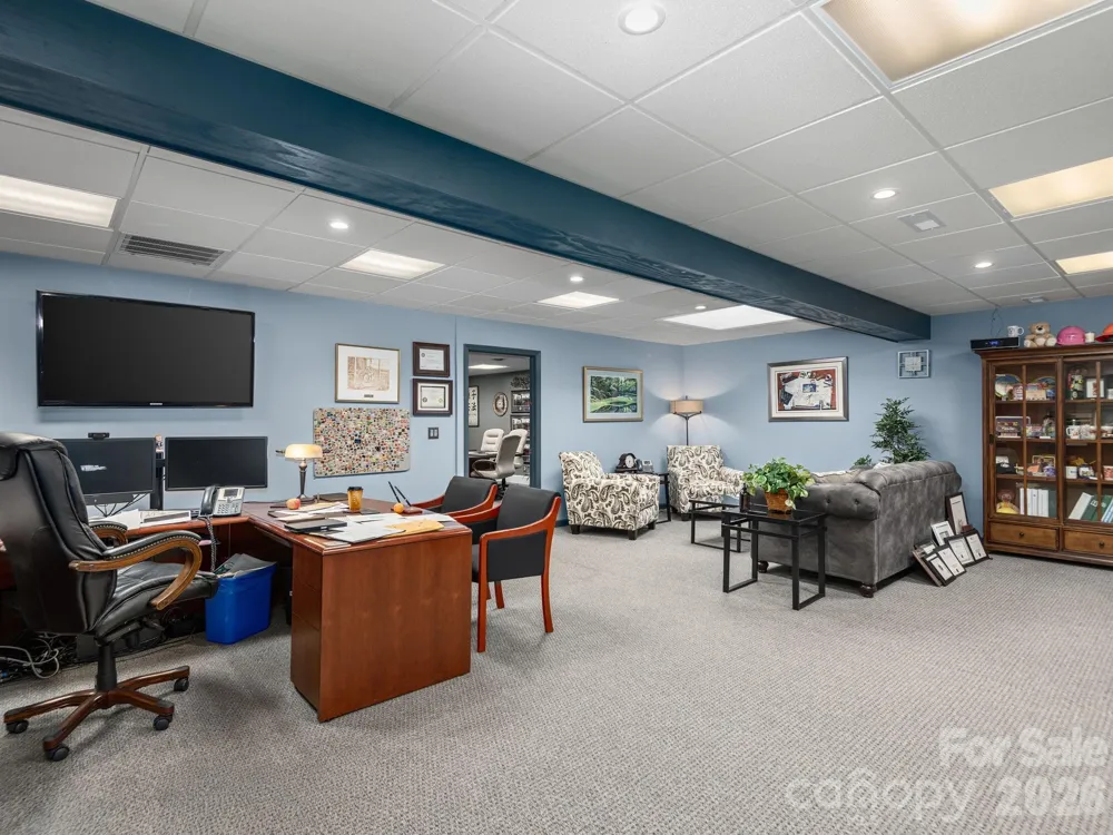 337 Main Street Hendersonville, NC 28792