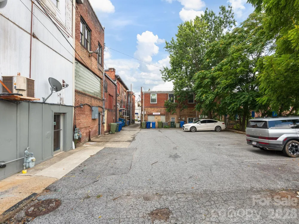 337 Main Street Hendersonville, NC 28792