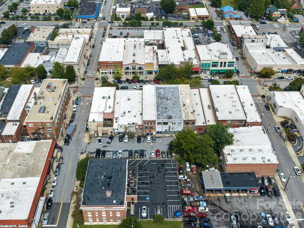 337 Main Street Hendersonville, NC 28792