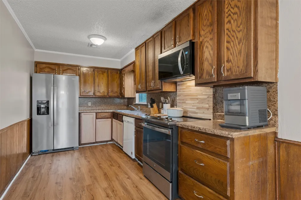 296 Ish Street China Spring, TX 76633