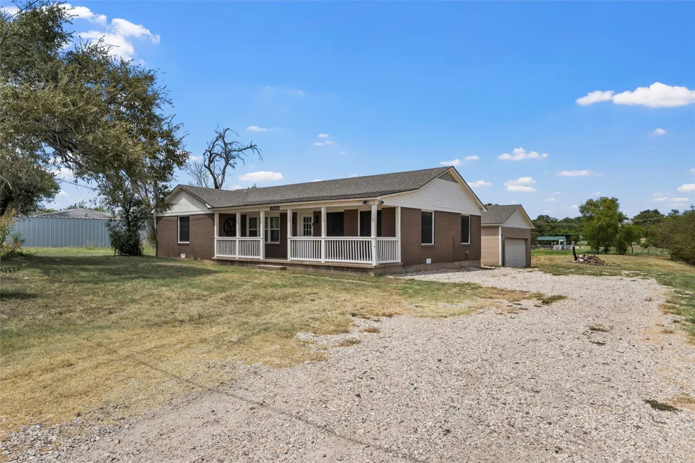 296 Ish Street China Spring, TX 76633