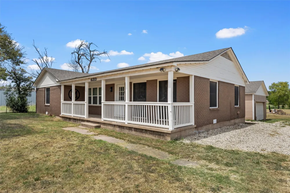 296 Ish Street China Spring, TX 76633