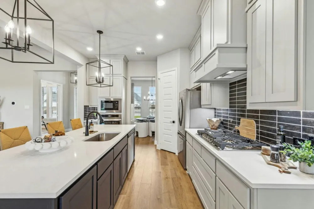 147 Hollingsworth Lane Glenn Heights, TX 75154