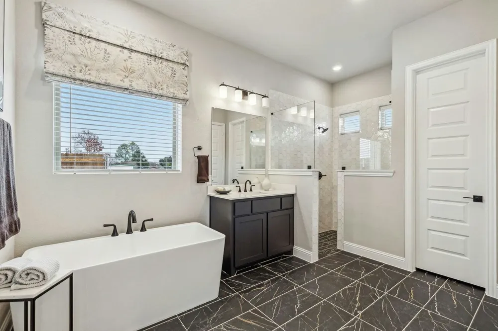 147 Hollingsworth Lane Glenn Heights, TX 75154