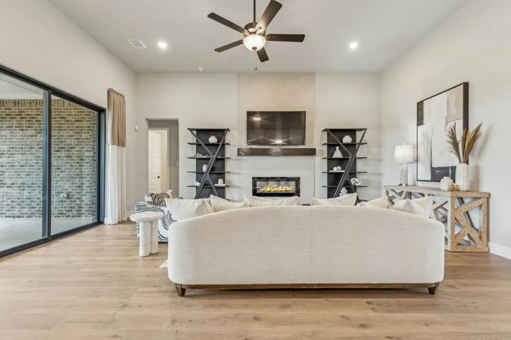 147 Hollingsworth Lane Glenn Heights, TX 75154
