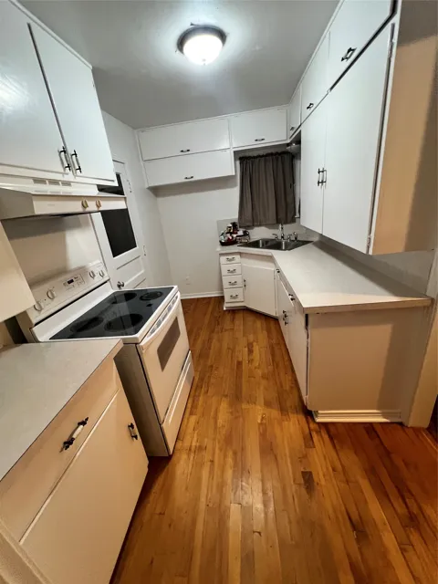 267 Saint Clair Drive W