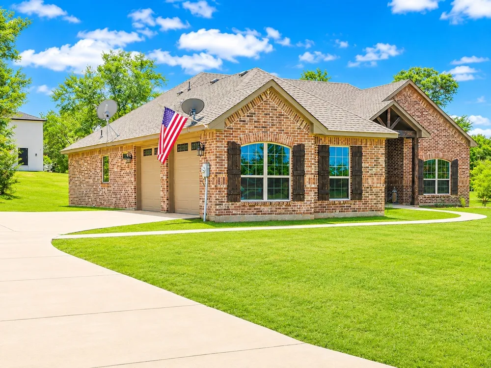 105 Crepe Myrtle Corsicana, TX 75109