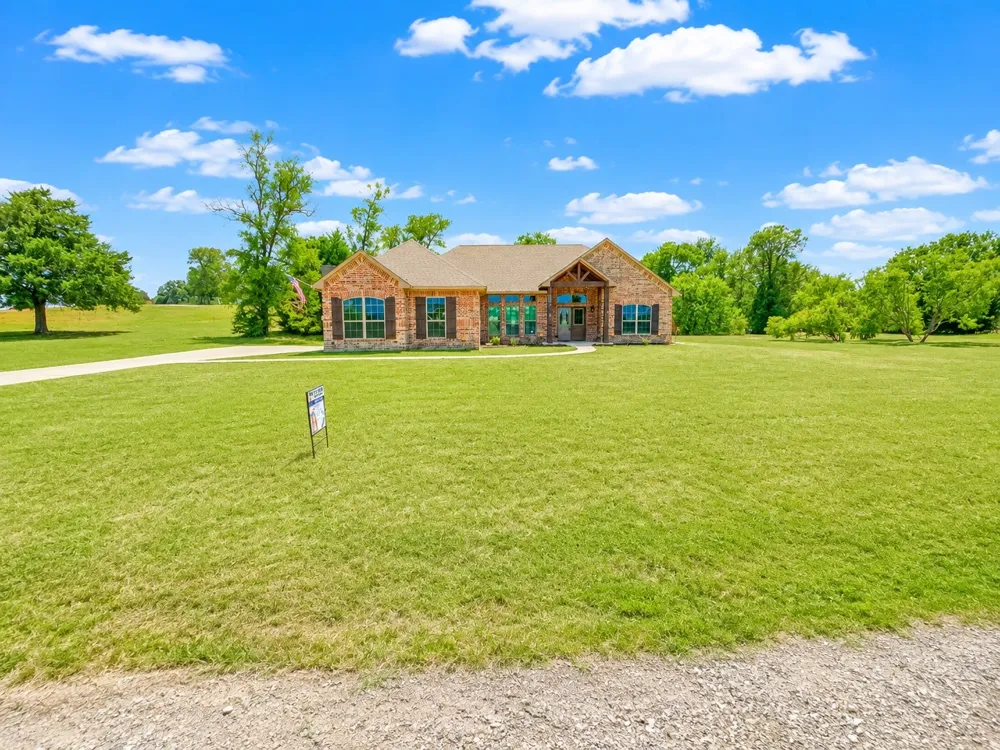 105 Crepe Myrtle Corsicana, TX 75109