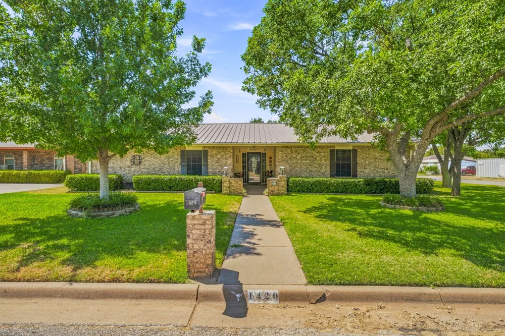 1420 Green Street Graham, TX 76450