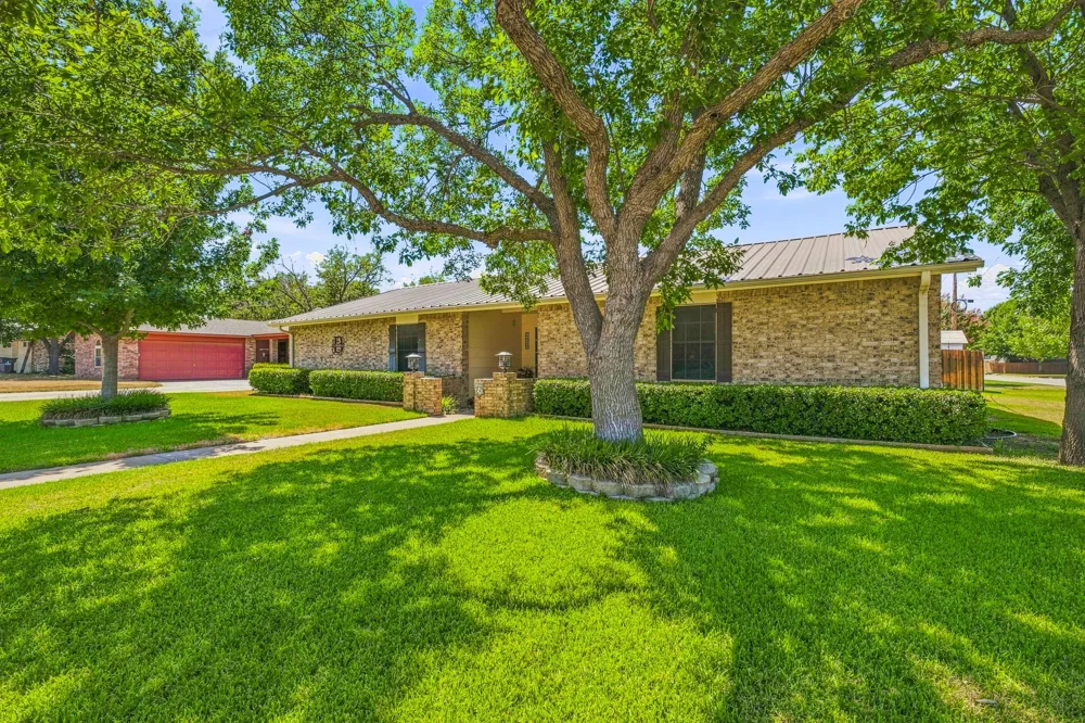 1420 Green Street Graham, TX 76450