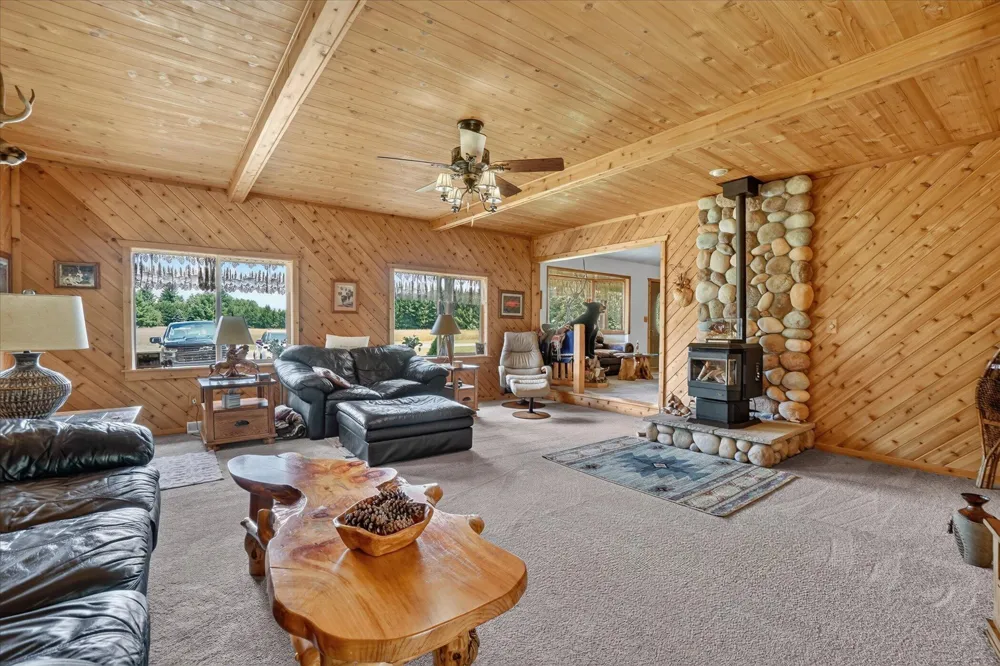 10077 Maple Hill Road Howard City, MI 49329