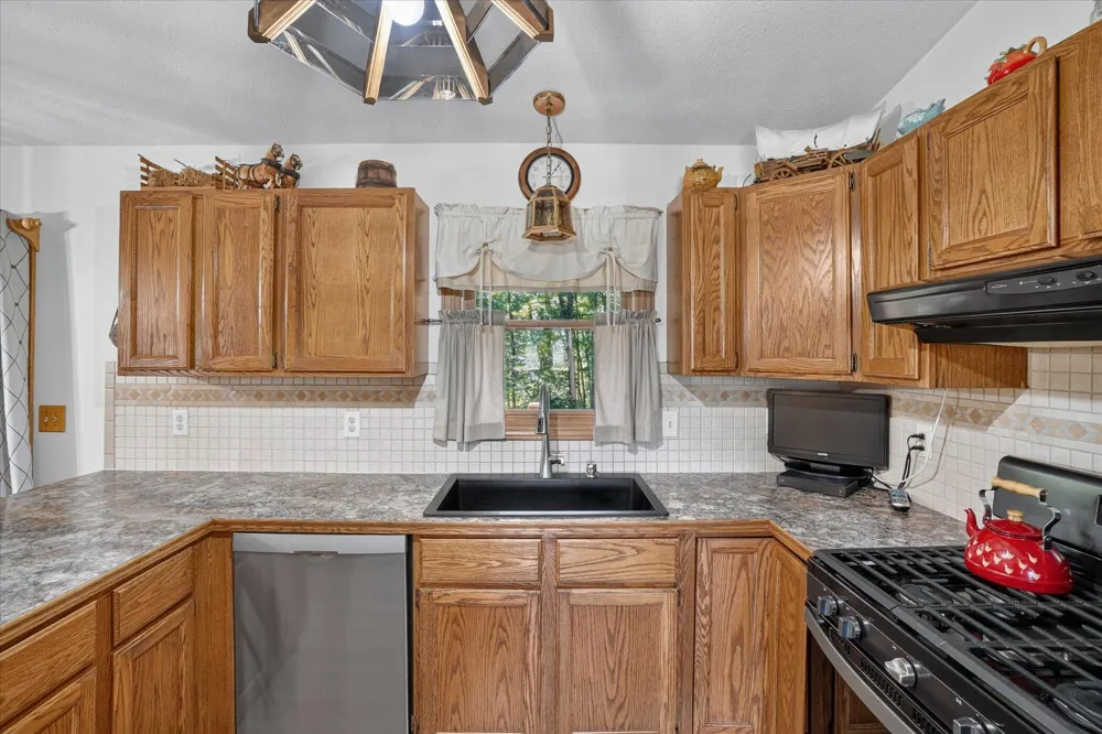 10077 Maple Hill Road Howard City, MI 49329