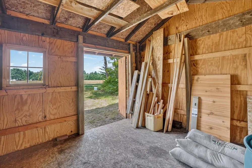 10077 Maple Hill Road Howard City, MI 49329
