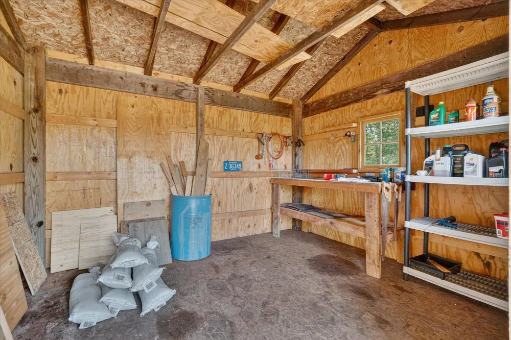 10077 Maple Hill Road Howard City, MI 49329