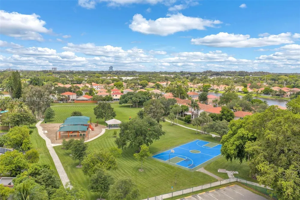 4171 SW 85th Ave Davie, FL 33328