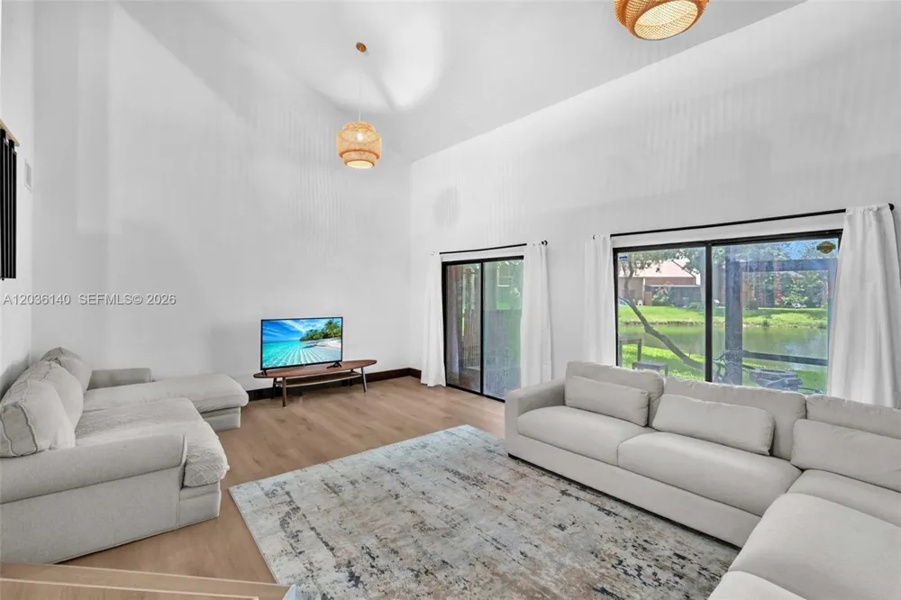 4171 SW 85th Ave Davie, FL 33328