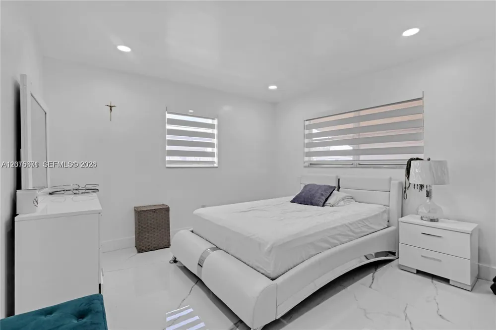 7031 SW 12th St Pembroke Pines, FL 33023