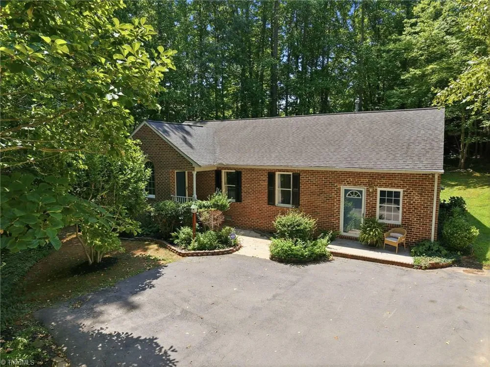 804 Salem Court Asheboro, NC 27205