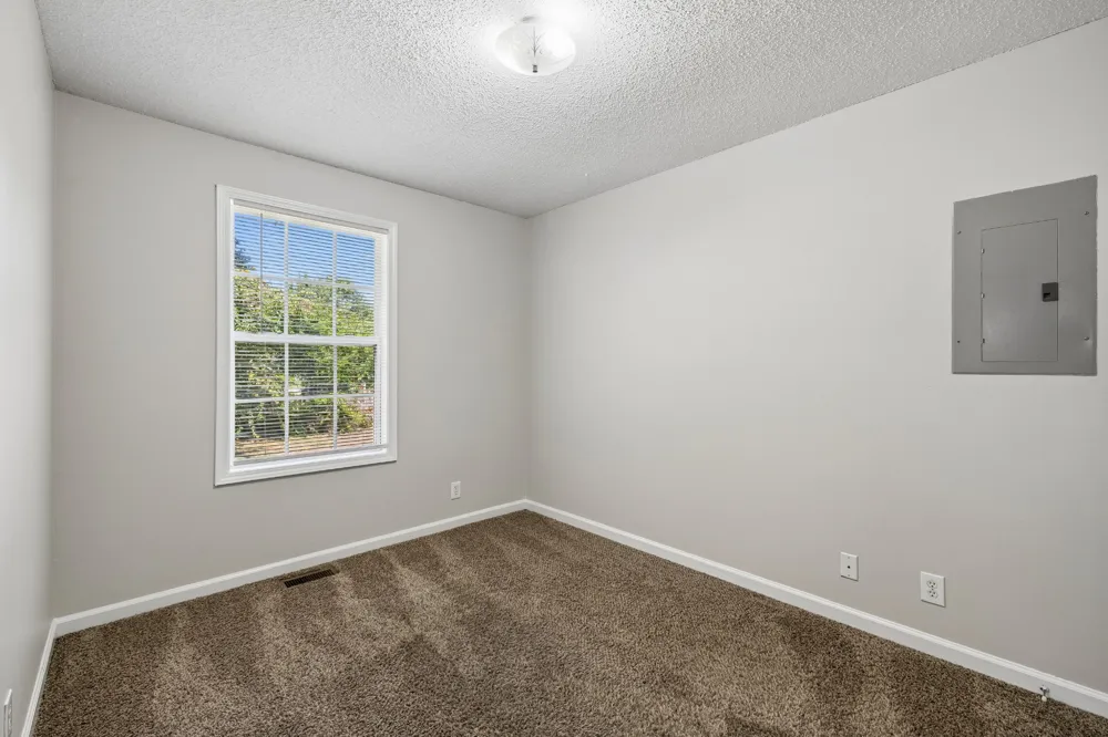 1030 Bush Ave Oak Grove, KY 42262