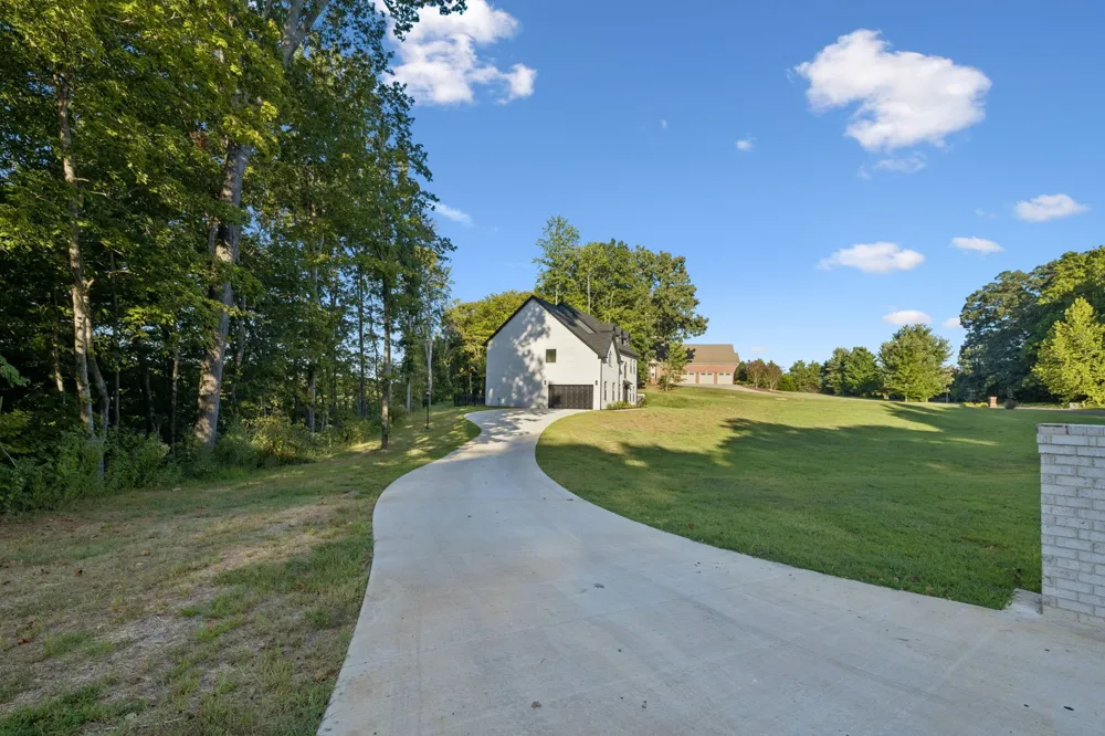 107 Miramare Way Adams, TN 37010