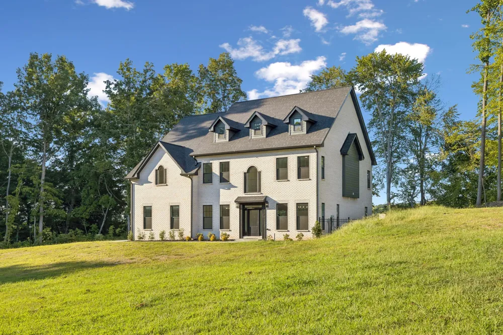 107 Miramare Way Adams, TN 37010