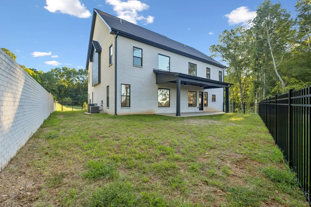 107 Miramare Way Adams, TN 37010